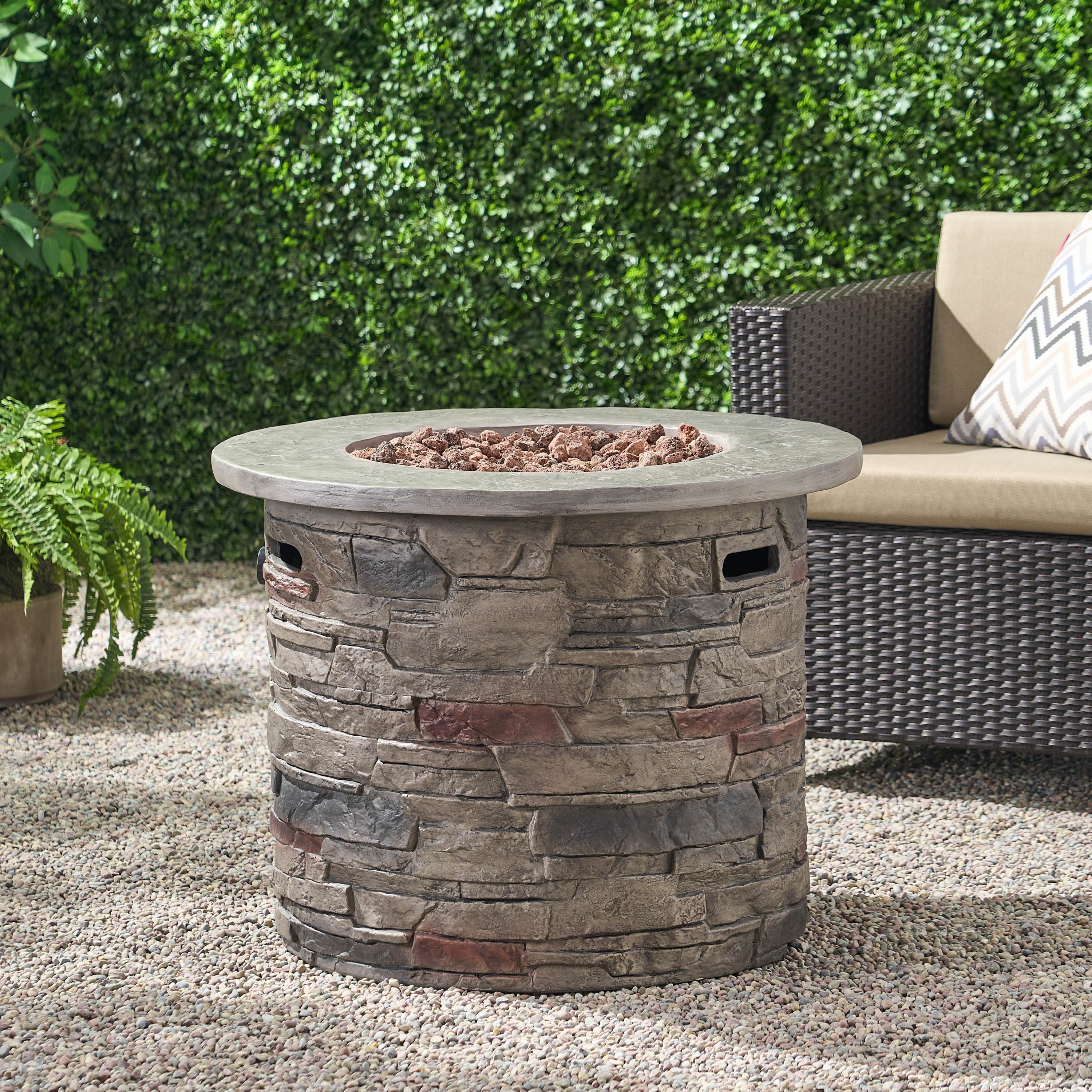 garden furniture round table