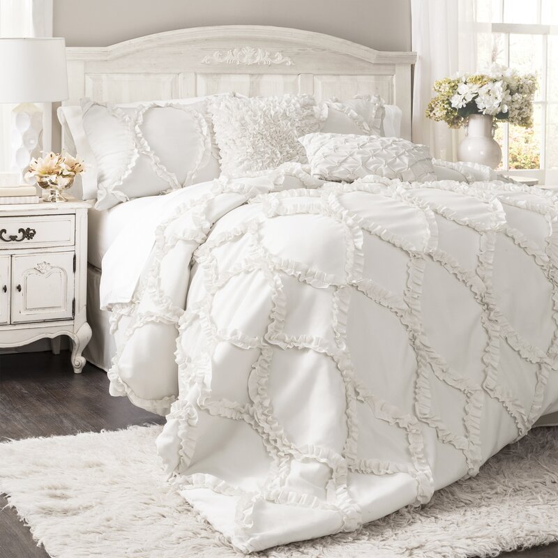 white bed comforter king