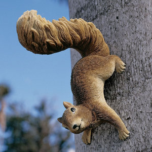 Simone The Squirrel Hanging Statue