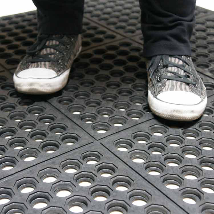 Rubber Cal Inc Dura Chef Commercial Interlock 36 X 36 In Garage Flooring Drain Tiles In Black Wayfair