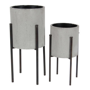 Modern Planters Allmodern Bissonnette 2 Piece Iron Pot Planter Set