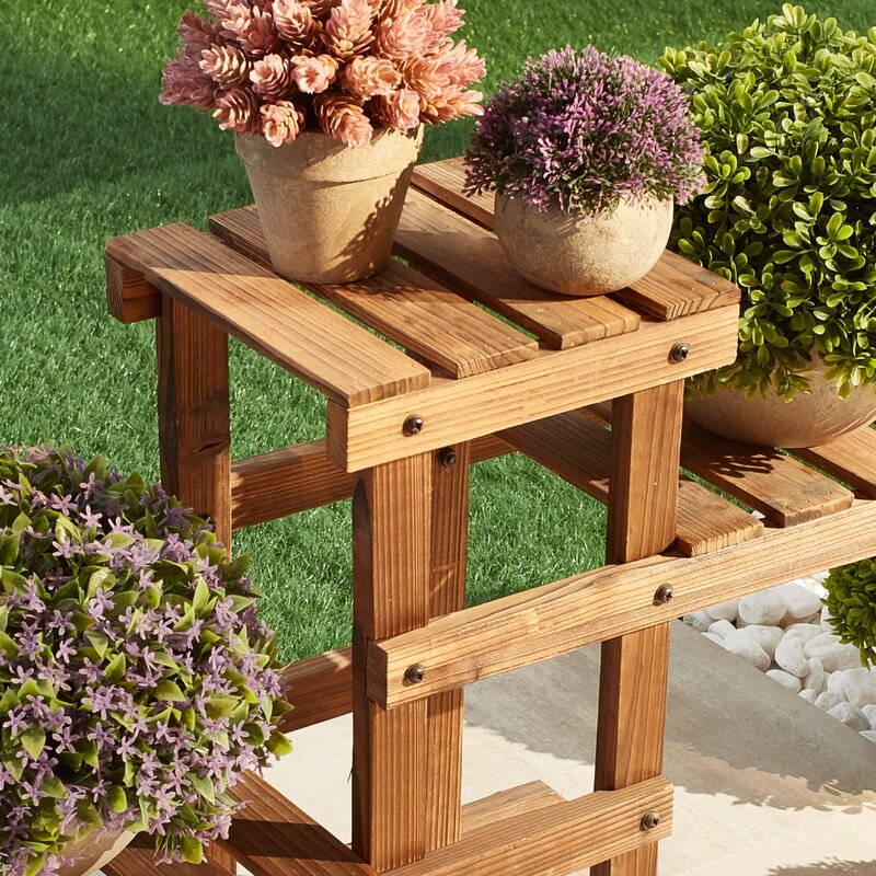 Pallet plant stand Idea