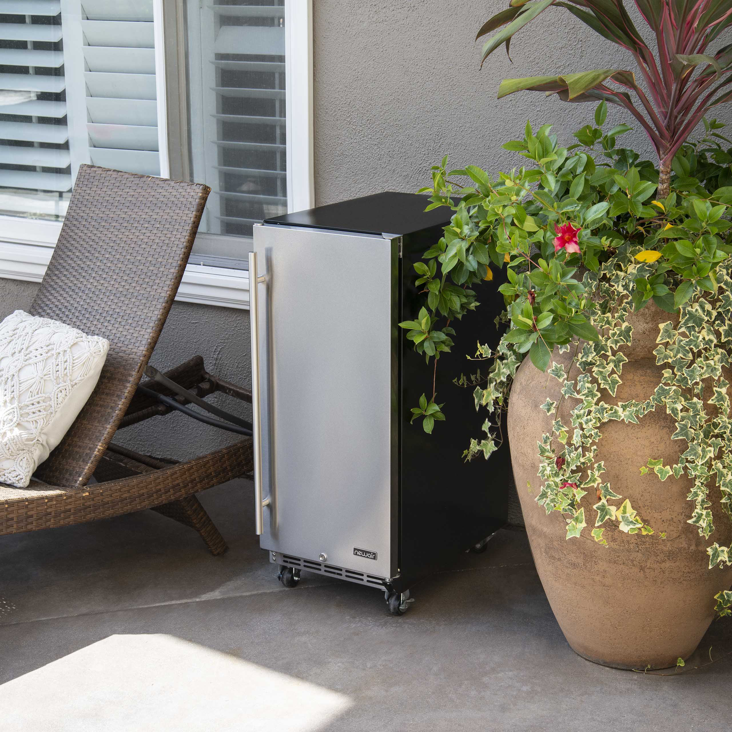 outdoor beverage cooler