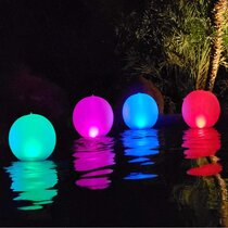 Outdoor Swimming Pool Solar Powered Inflatable Ball Remote Control LED 7 Colors Flashing Beach Ball for Party Swimming Beach Ball Glow LED Light Up Ball
