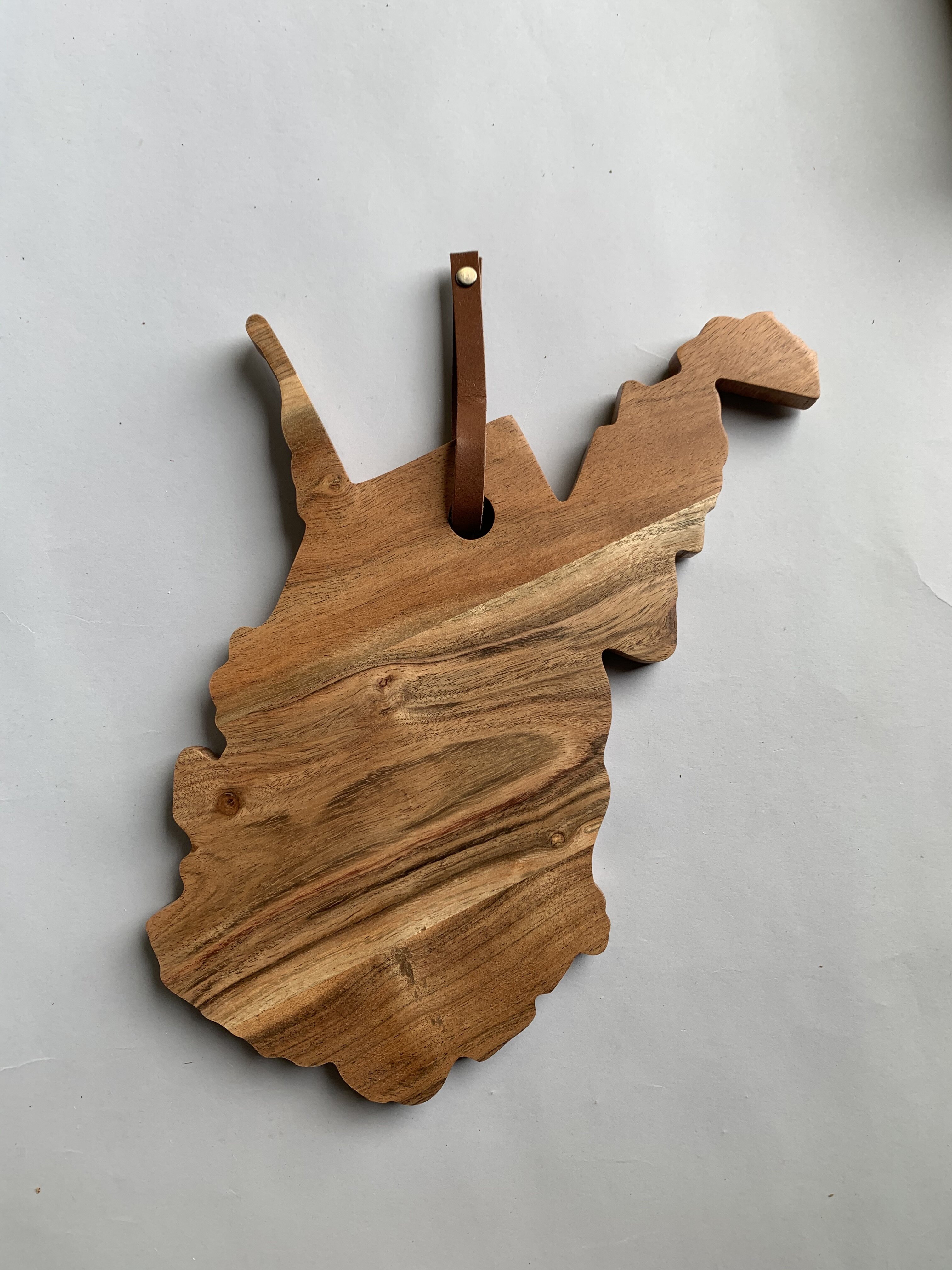 voor de helft Gezicht omhoog Kosmisch BIDKhome West Virginia Acacia Wood Cutting Board | Wayfair
