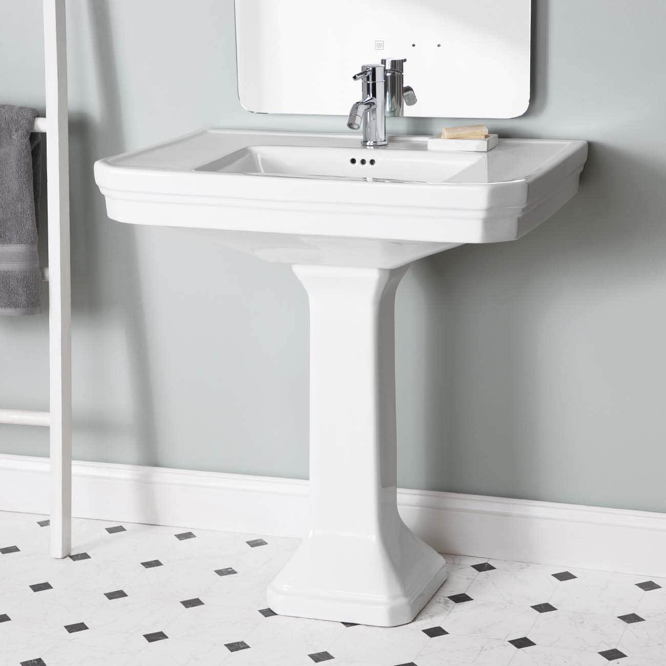 Chevington 32 Inch Pedestal Sink Single Hole Faucet Drilling White