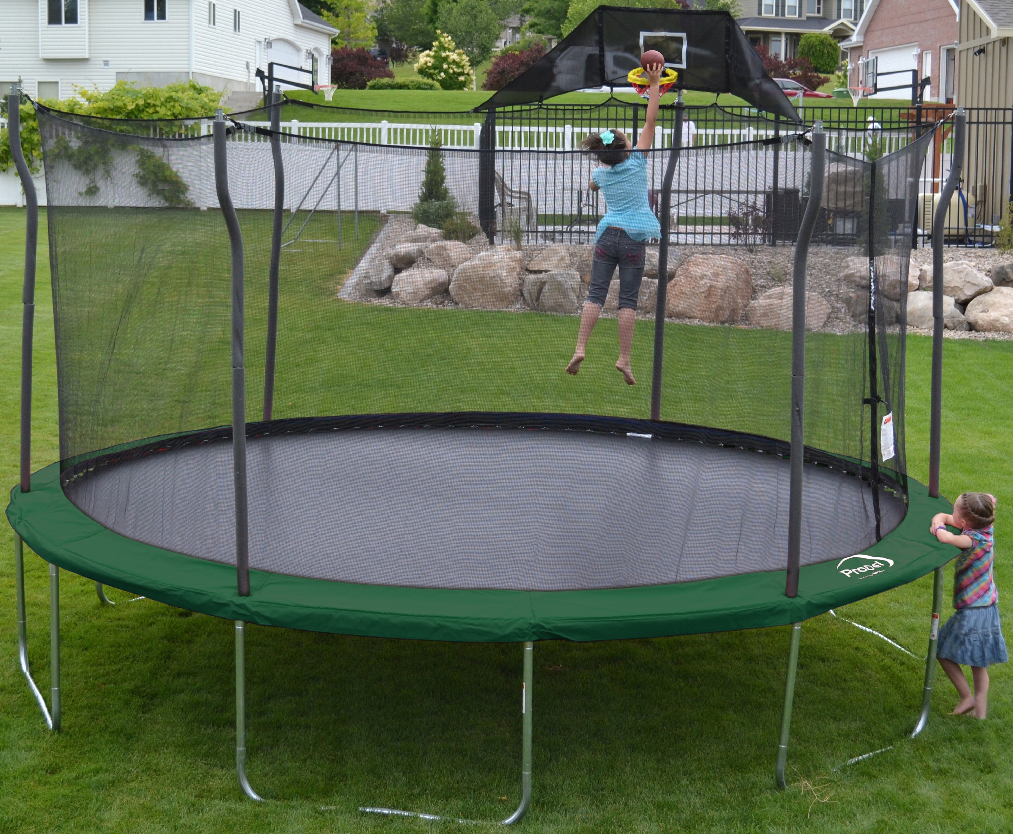 15 Round Trampoline With Safety Enclosure