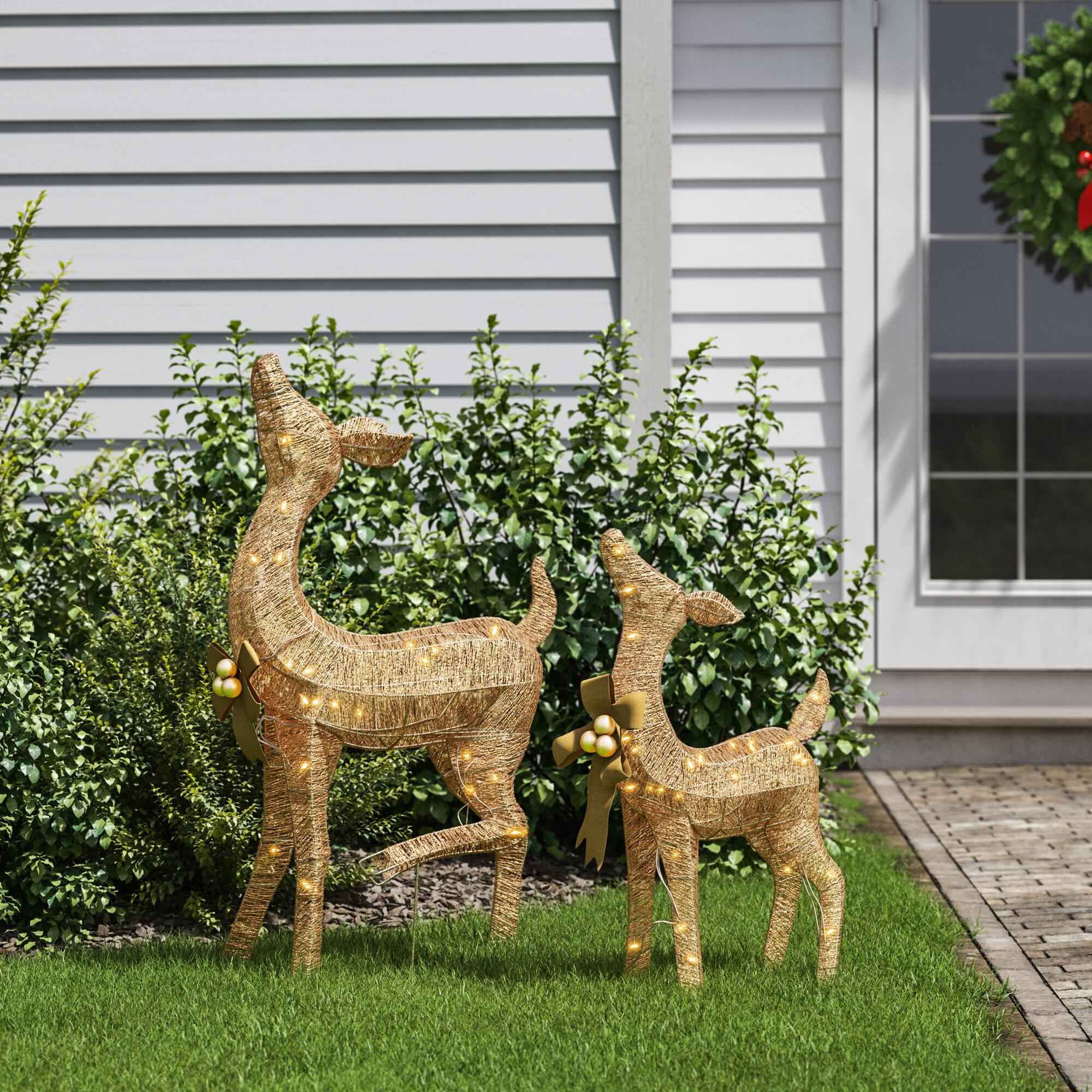 reindeer lawn decorations