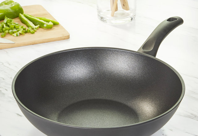 Woks & Stir-Fry Pans