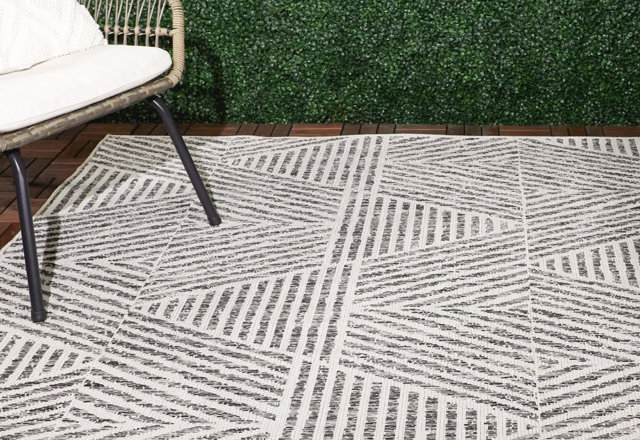8' x 10' Outdoor Rugs