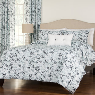 Go to store & view more images Darby Home Co Arthurson 4 Piece Reversible Duvet Cover Set