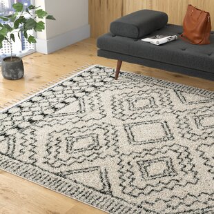 Living Room Rug Diamond Fringed Scandinavian pattern check in Cream Grey