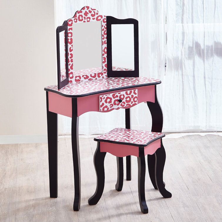 gisele vanity table