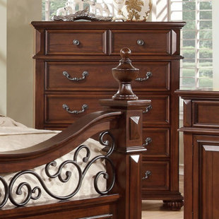 Rosso Traditional Wooden 6 Drawer Chest by Charlton Home