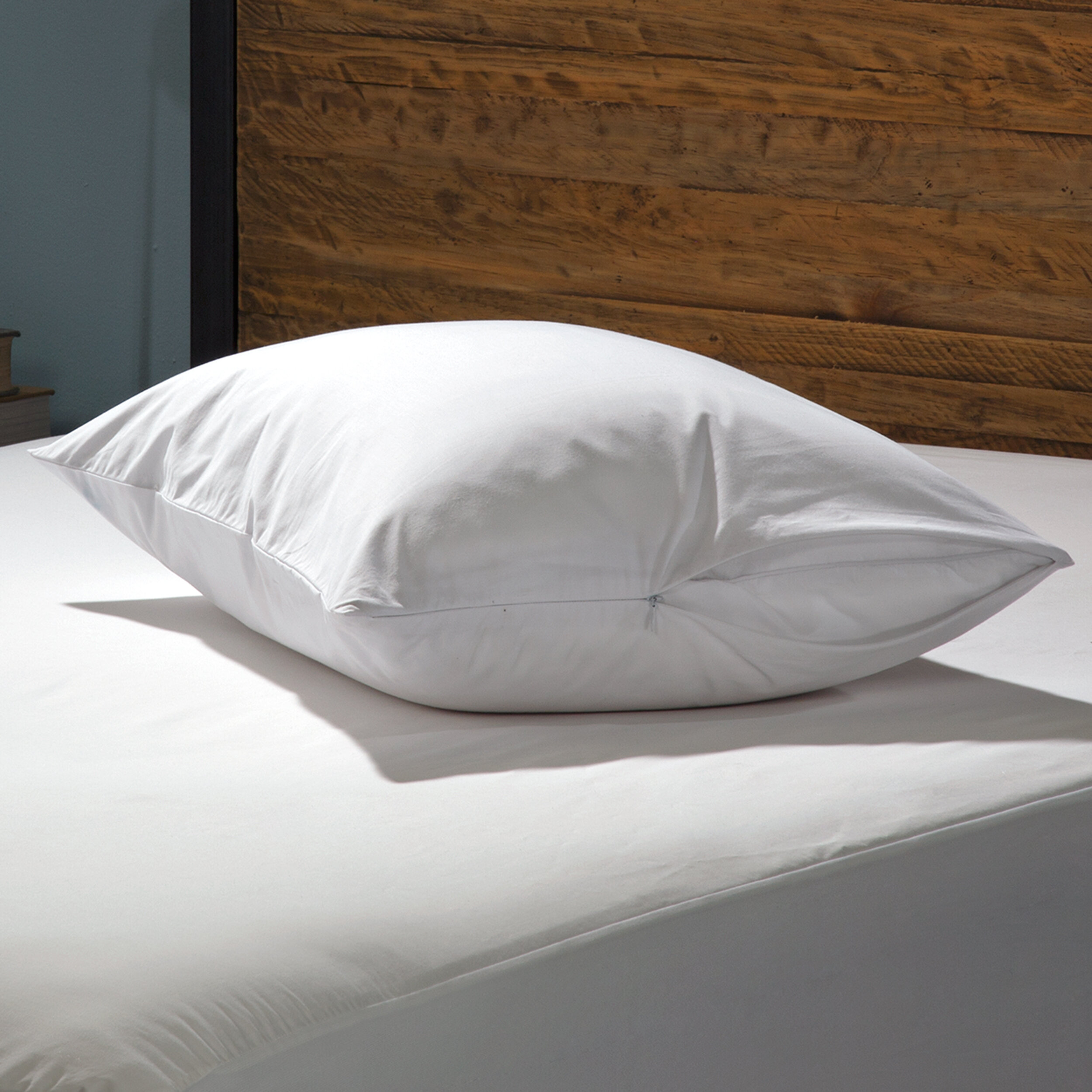 Resort Pillow Protector Microfiber Zip Cover Allergen Barrier Queen 2-Pack