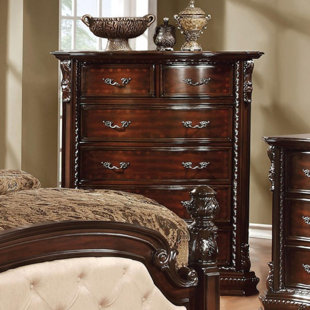 Ginyard Intriguingly Designed 6 Drawer Chest by Fleur De Lis Living
