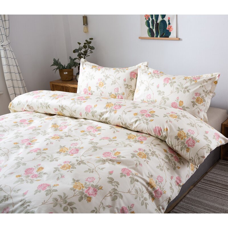 August Grove Cheney Cottage Country Pastels Roses Duvet Cover Set