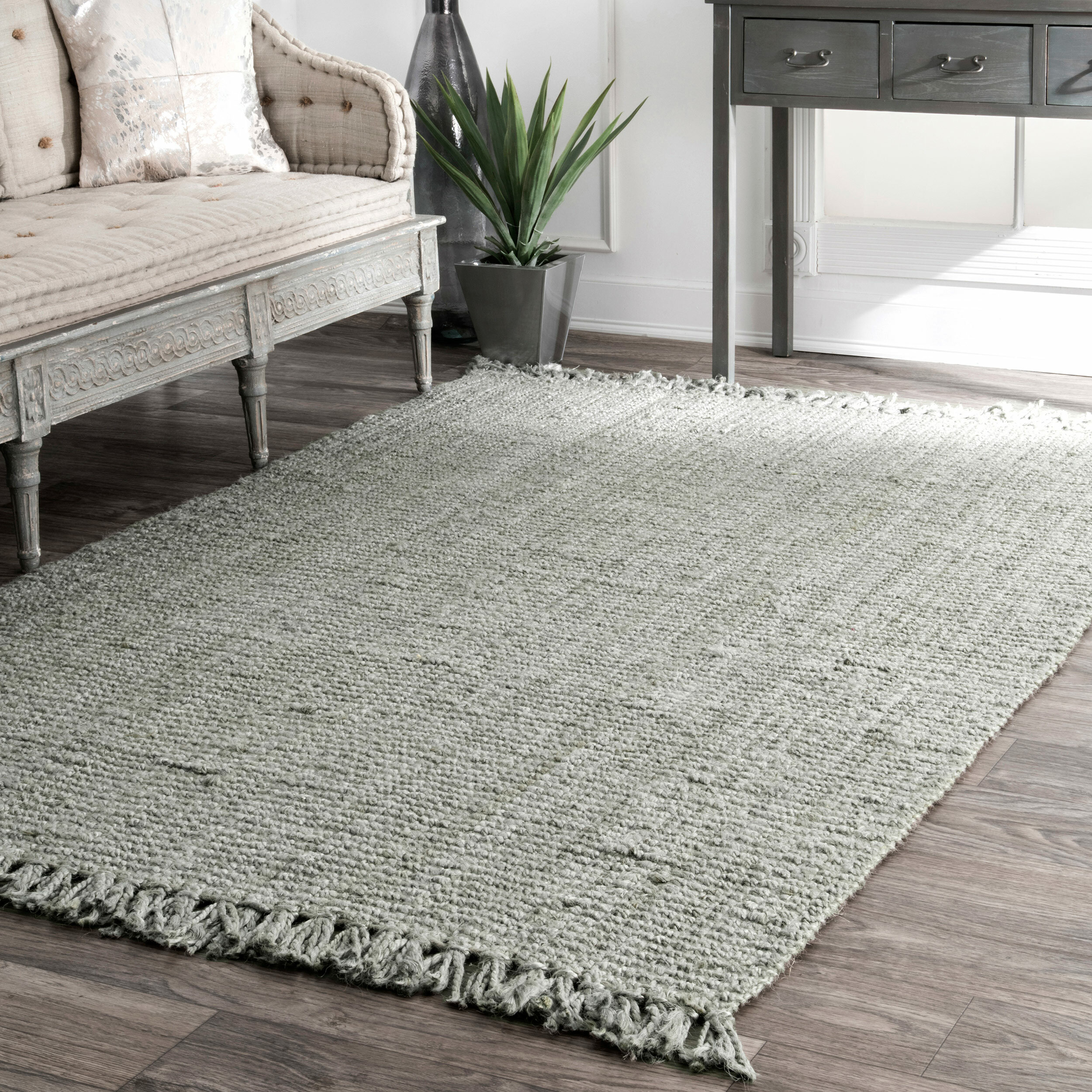 Featured image of post Grey Couch Jute Rug / Choose from temple &amp; webster&#039;s extensive range of rugs online, from shaggy hides, mats, round rugs, contemporary jute rugs to brighten up your space.