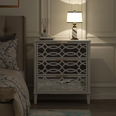 Gerina 3 - Drawer Bachelor’s Chest in White