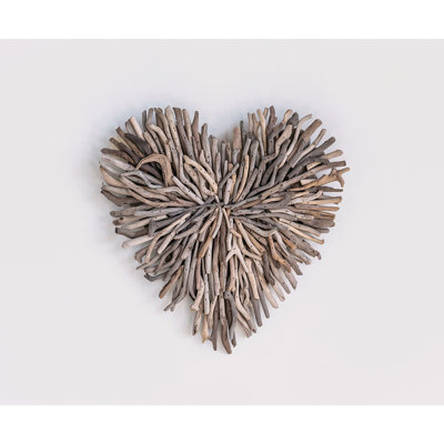 Driftwood Heart Shaped Wall DÃ©cor