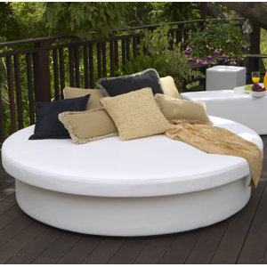 SunPad Round Resort Patio Daybed