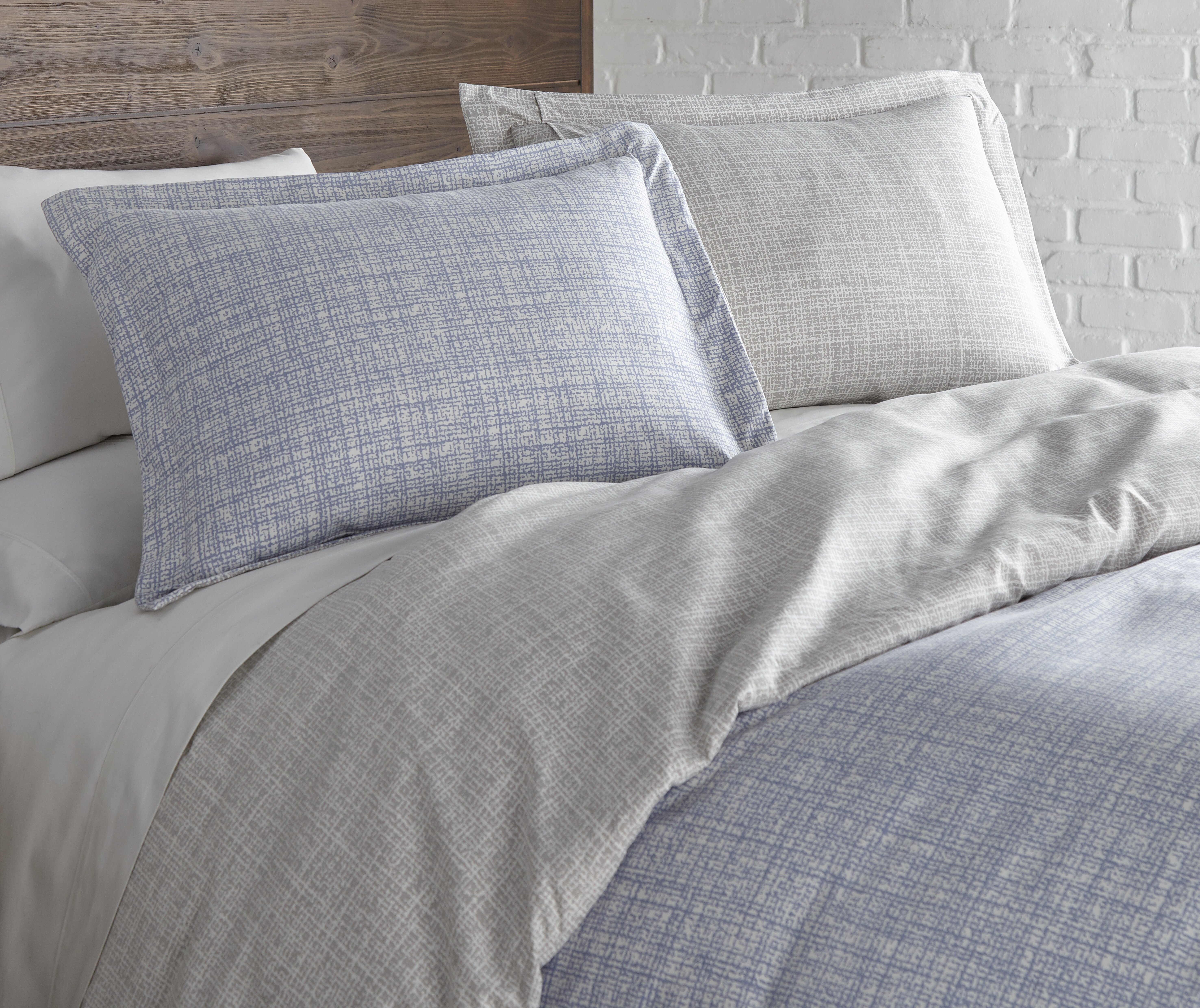 Wrought Studio Niven Muted Mesh Reversible Duvet Cover Set