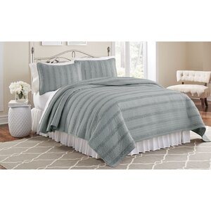 Mountain View 3 Piece Ruffled Quilt Set