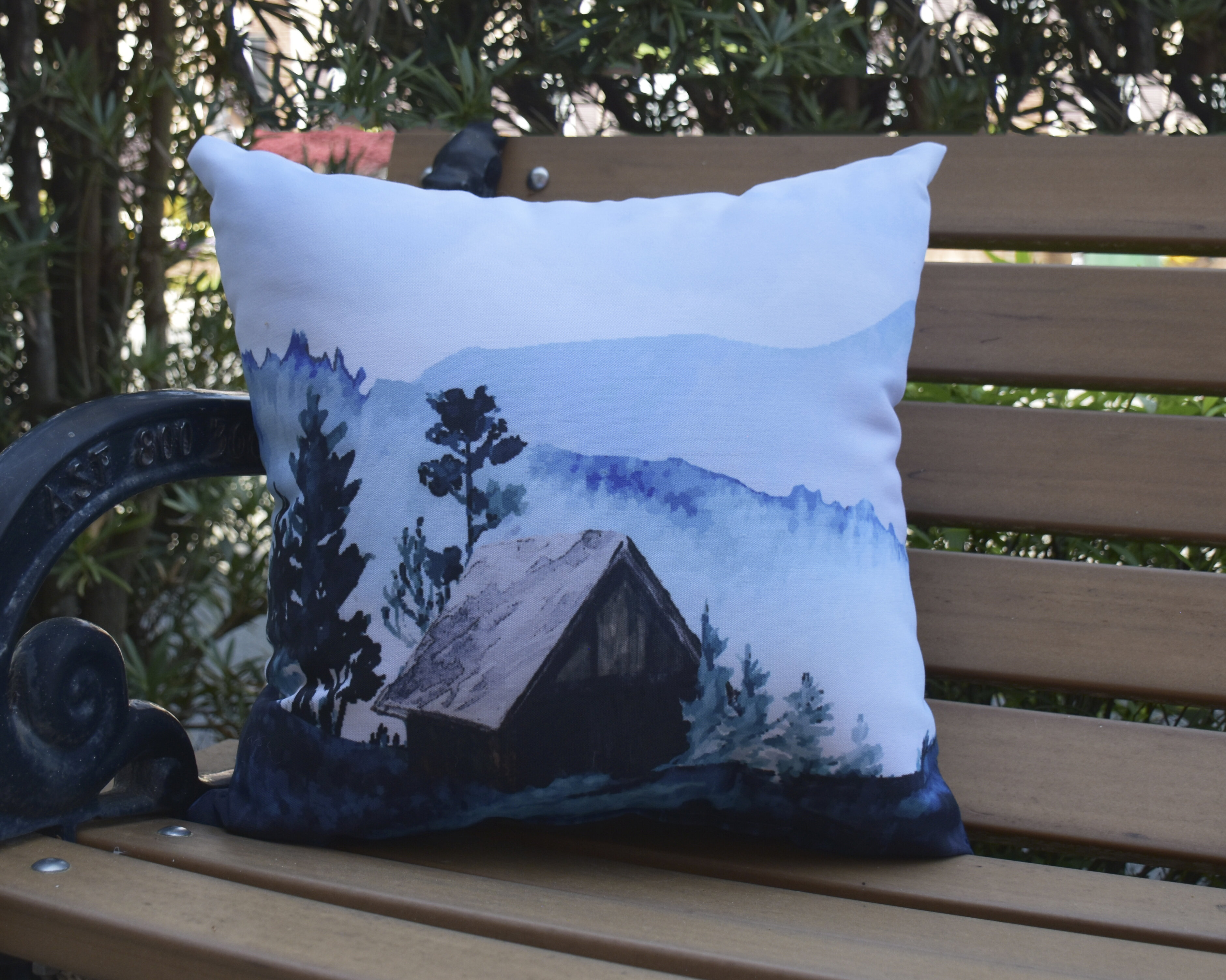 Millwood Pines Welliver Cabin In The Woods Holiday Outdoor Throw