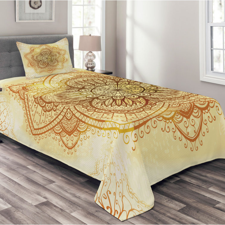 bedspread with pillow cover