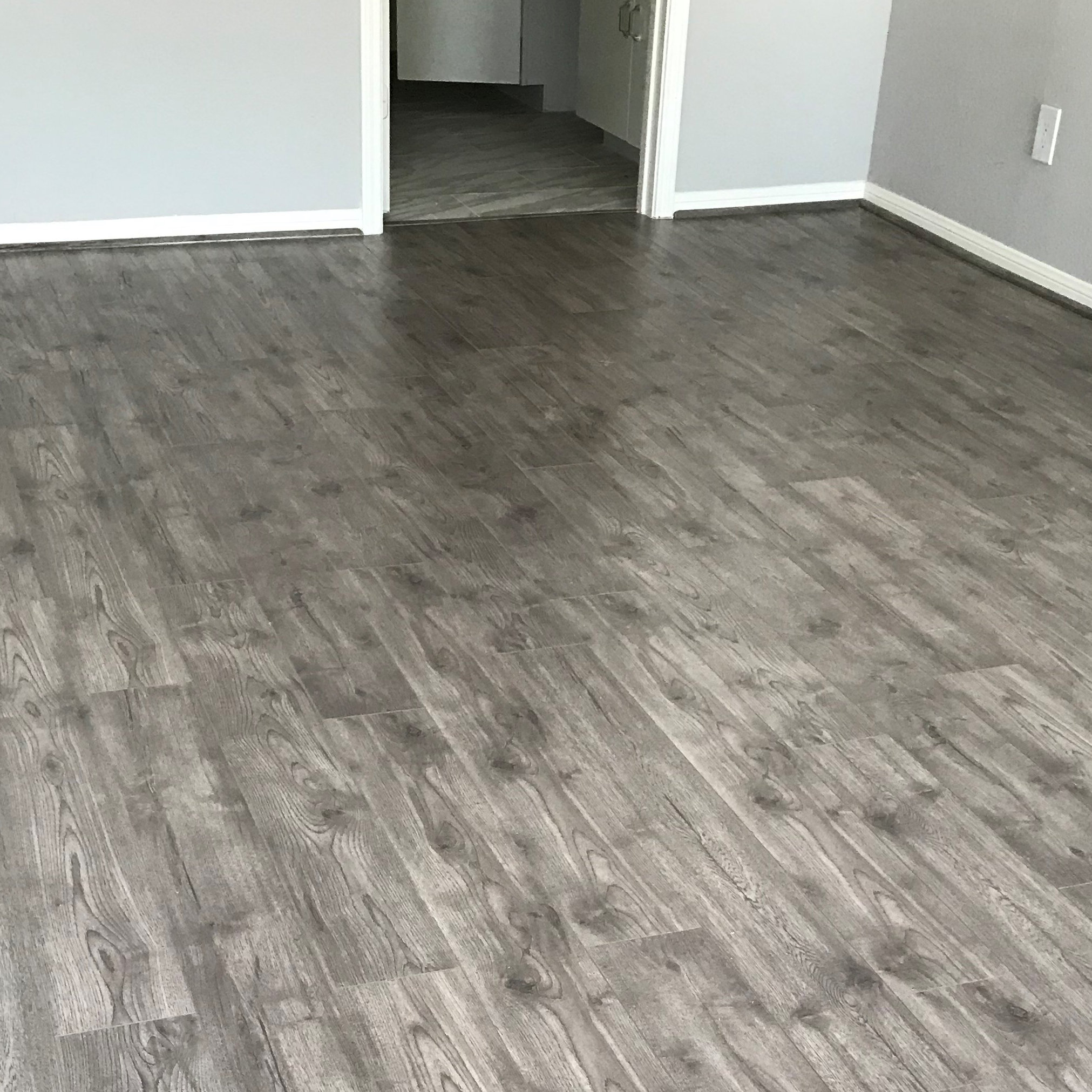 Yulf Design Flooring 7 X 48 12mm Oak Laminate In X 48 12mm Oak Laminate Flooring