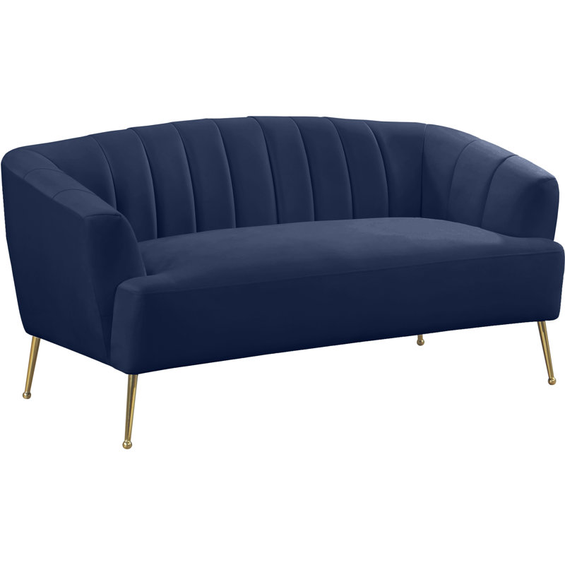 Saundra Loveseat