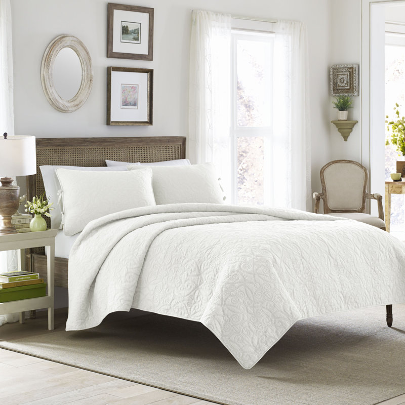 Laura Ashley Felicity Cotton Reversible Quilt Set Color: White, Size: Full/Queen Quilt + 2 Standard Shams