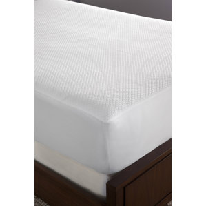 Perry Very Cool Hypoallergenic Mattress Protector by Perry Ellis