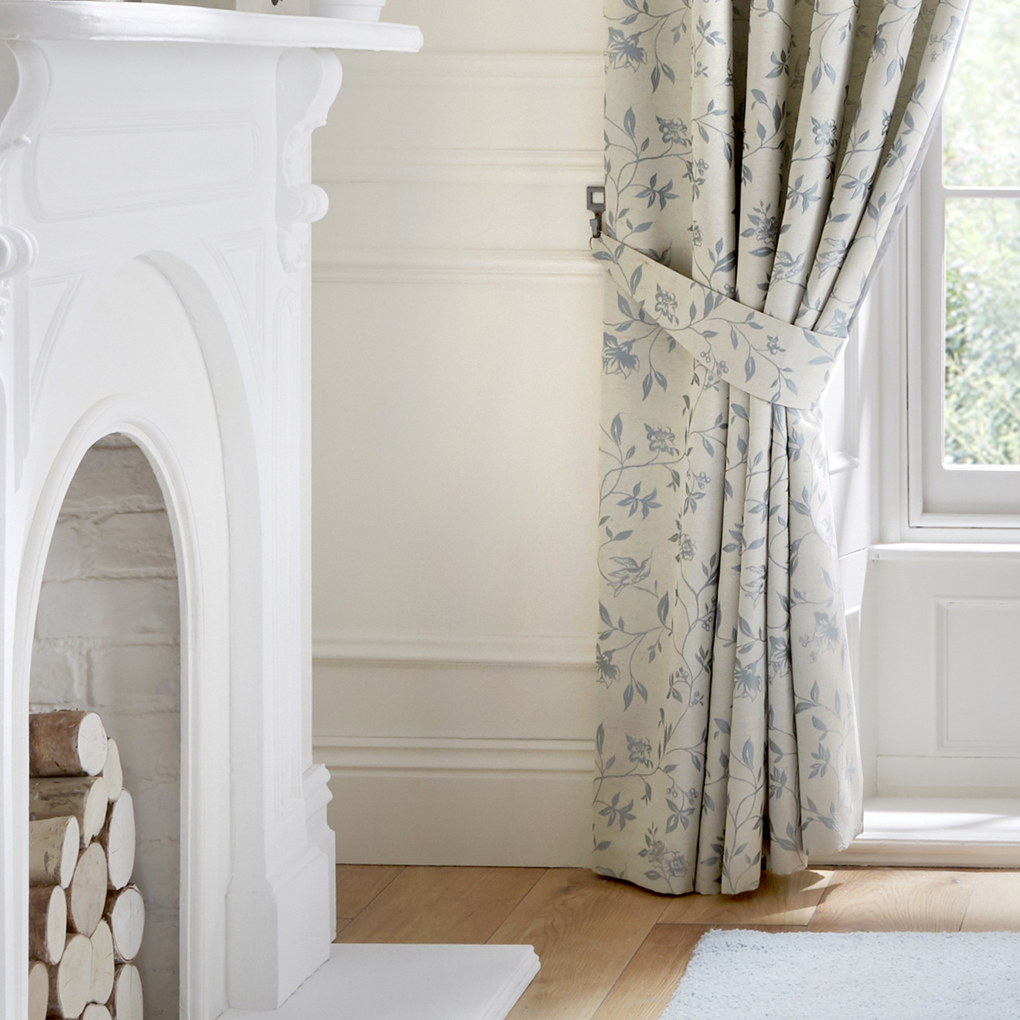 holdback curtains