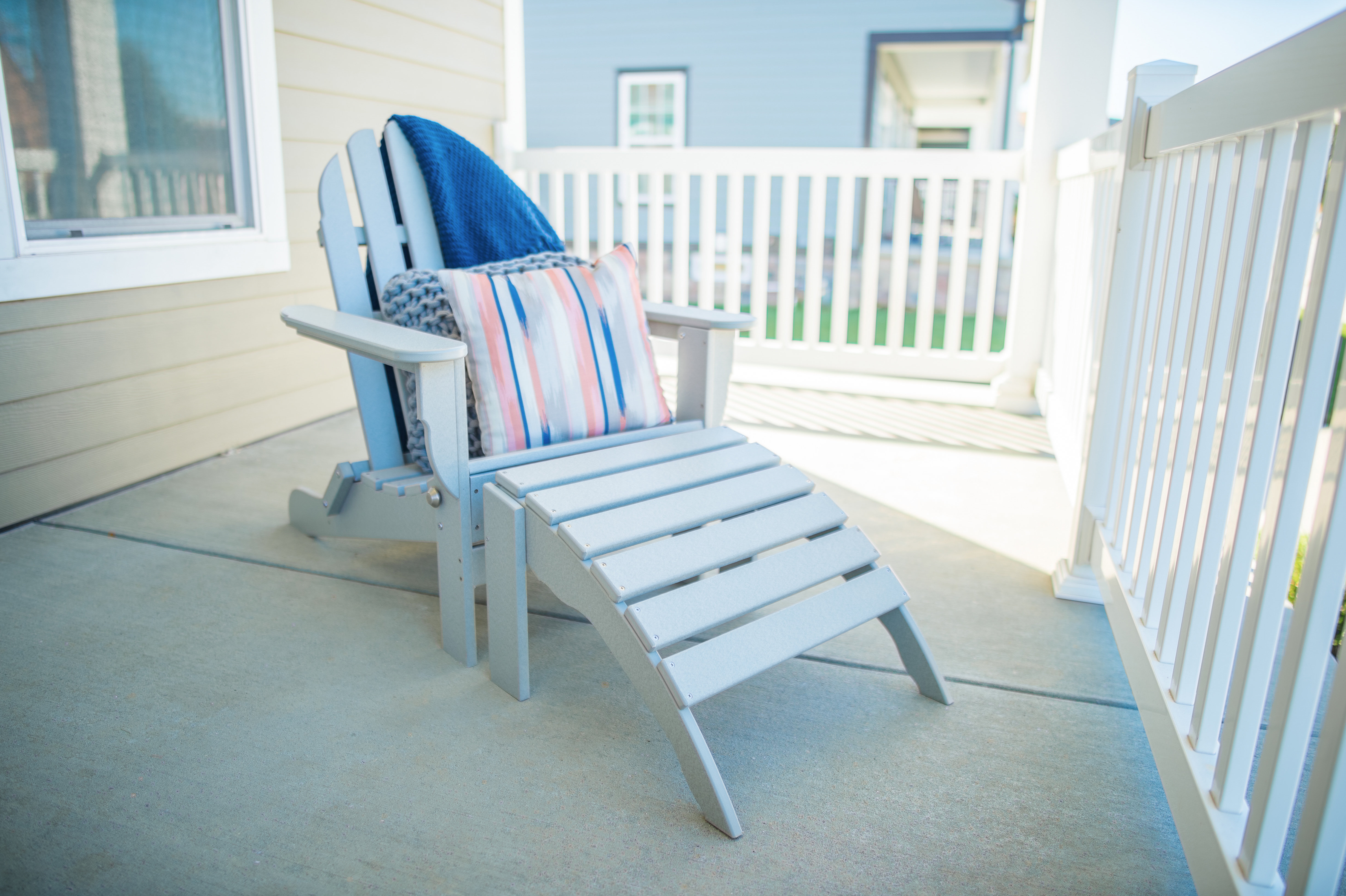 folding resin adirondack chairs