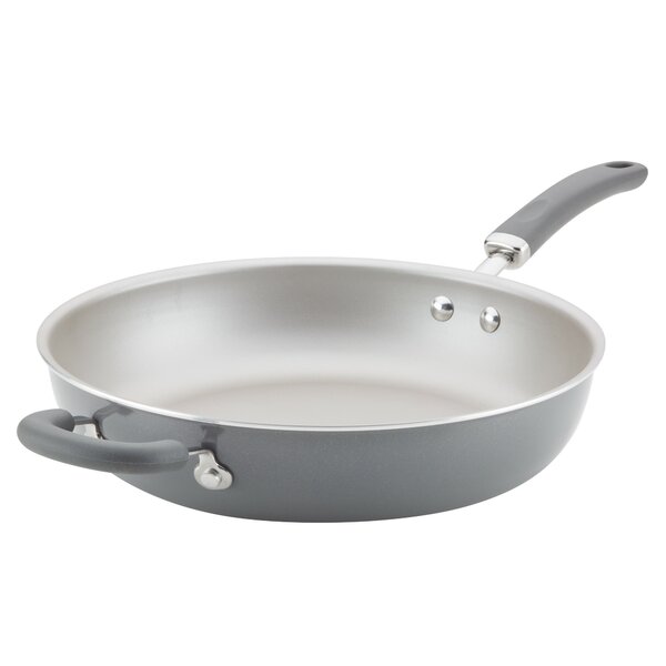 deep skillet pan