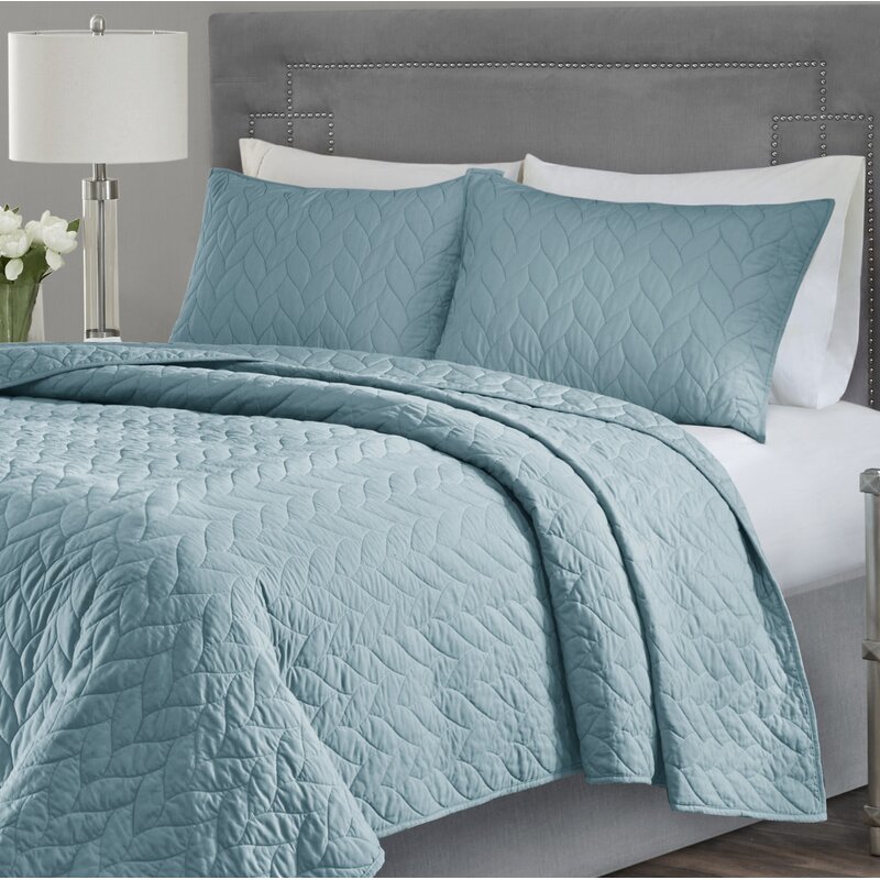 comforter set with coverlet