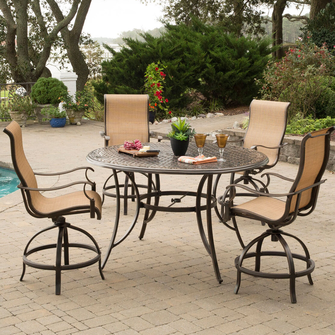 Canora Grey Alejandria Round 4 - Person 56'' Long Aluminum Dining Set ...