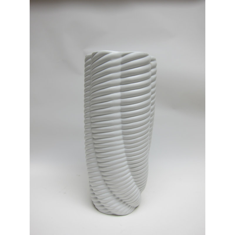Porcelain Ripple Vase