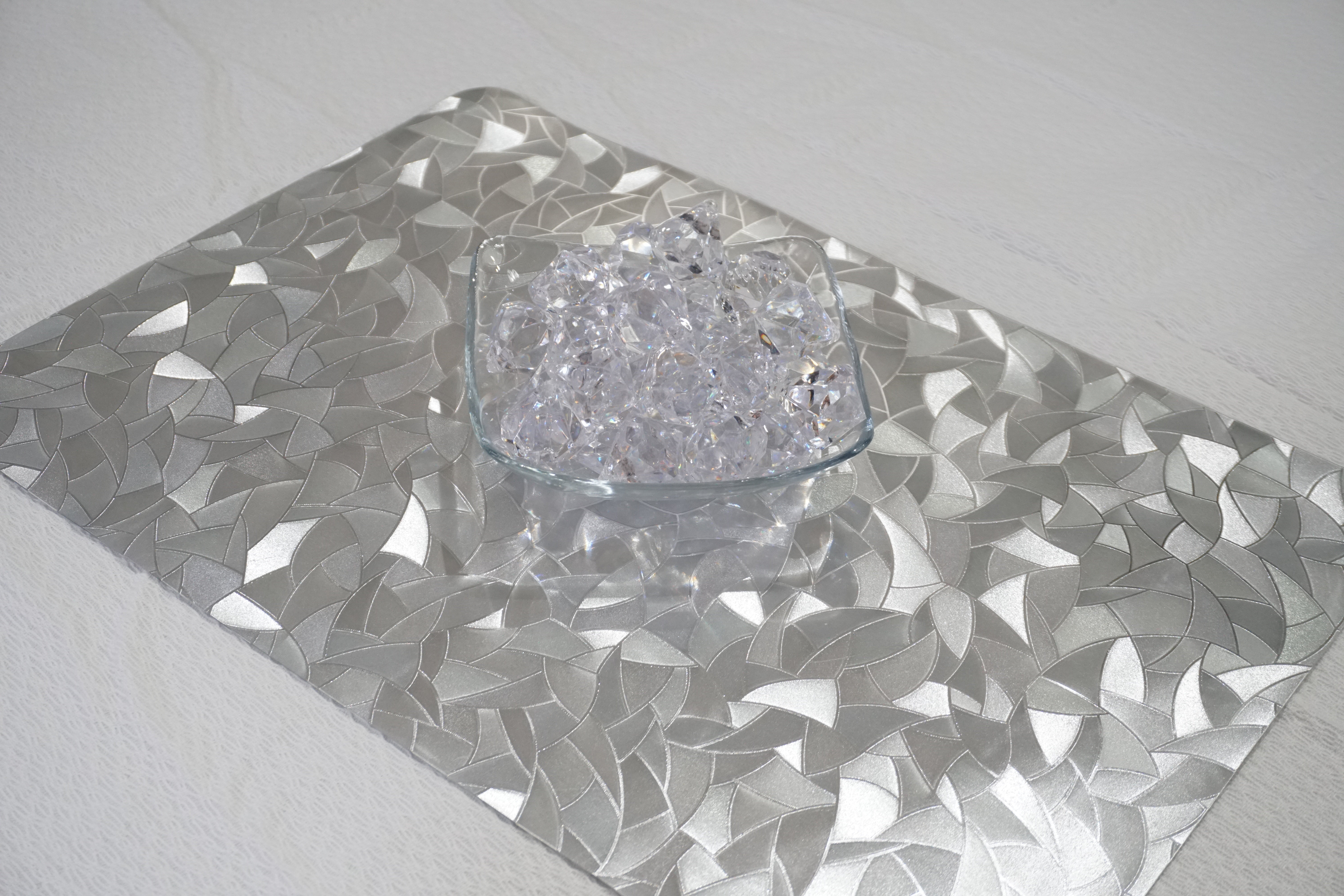 Everly Quinn Herzog Reversible Shimmering Metallic Leaf 6 Piece Vinyl Placemat Set Reviews Wayfair