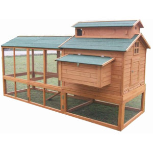 Chicken Coop with Chicken Run