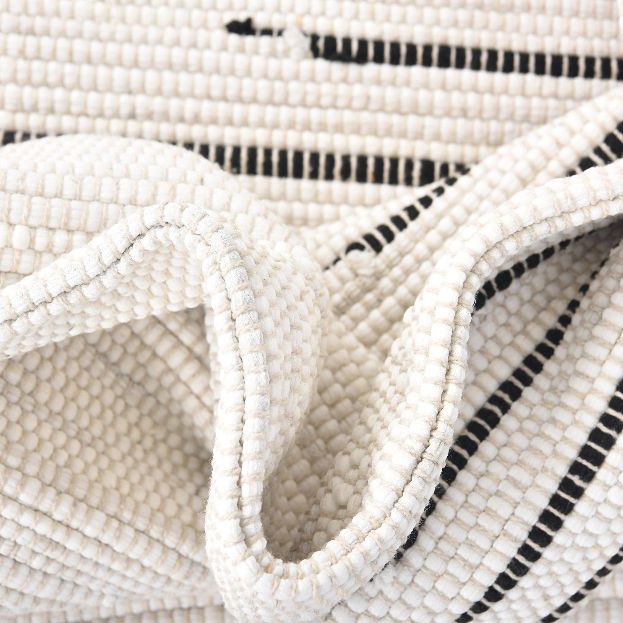 Dakota Fields Albertas Geometric Handmade Flatweave Cotton Green Area