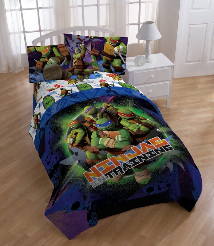 Nickelodeon Teenage Mutant Ninja Turtles Stars 2 Piece Twin Reversible Comforter Set