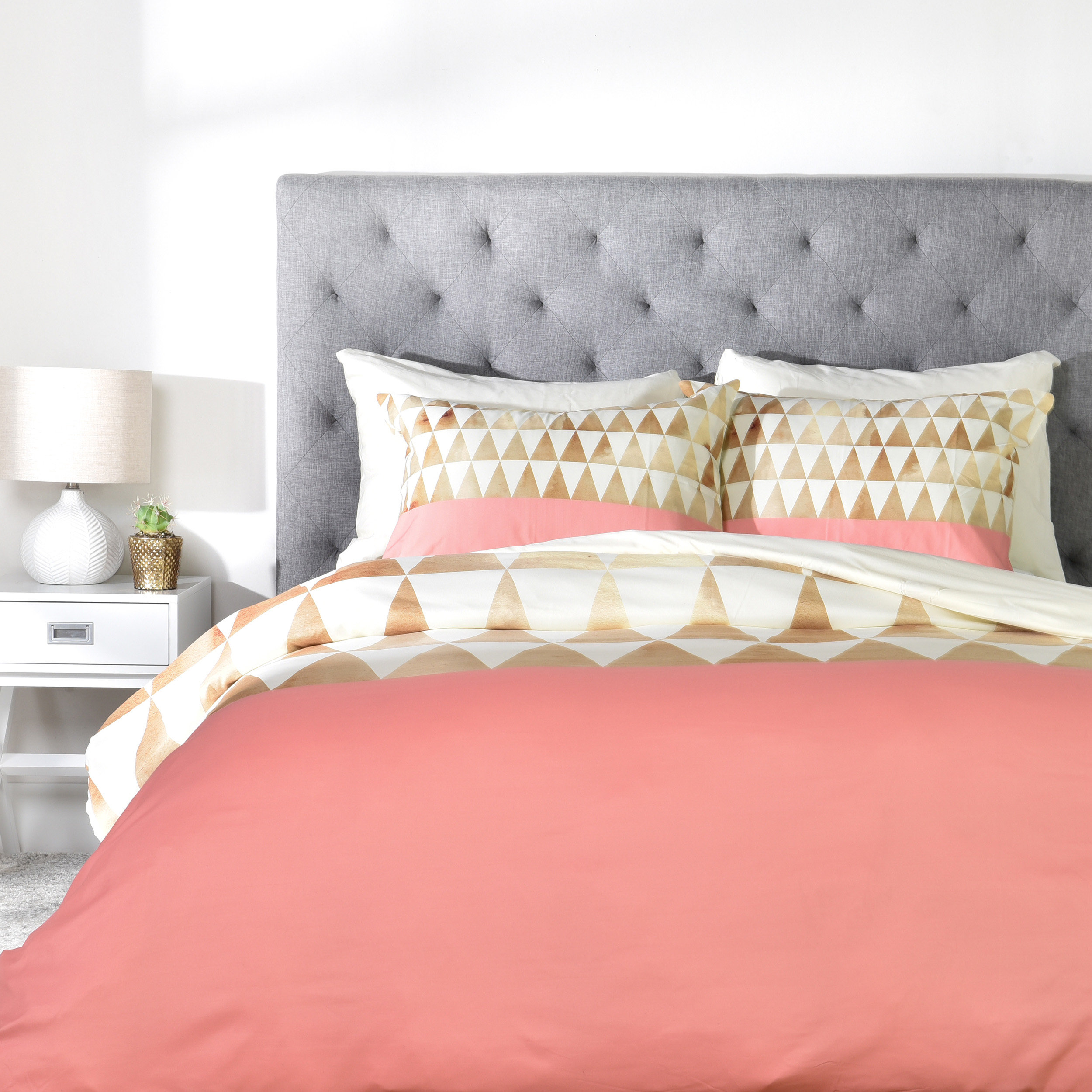 Brayden Studio Cloyd Gold Triangles Duvet Cover Size: Twin/Twin XL