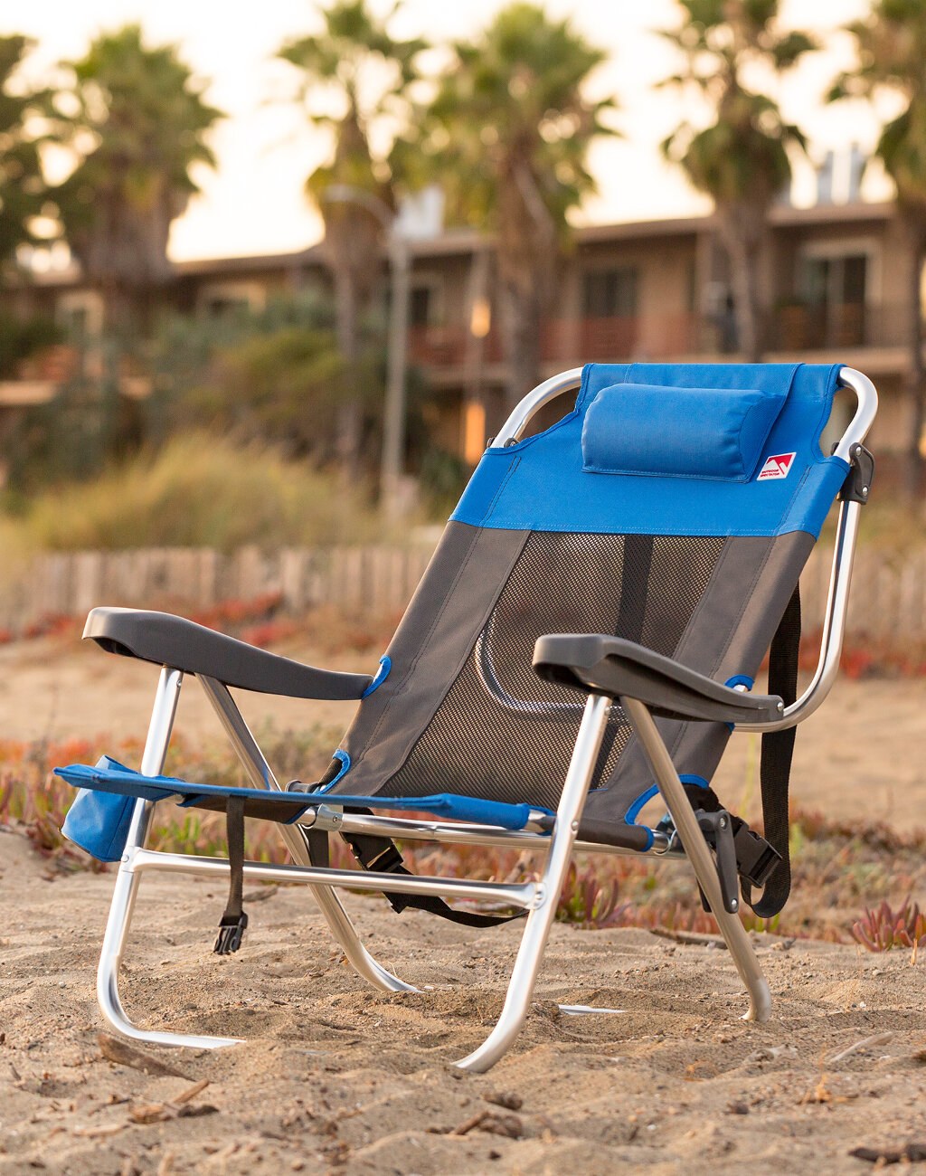 beach chair reclines flat