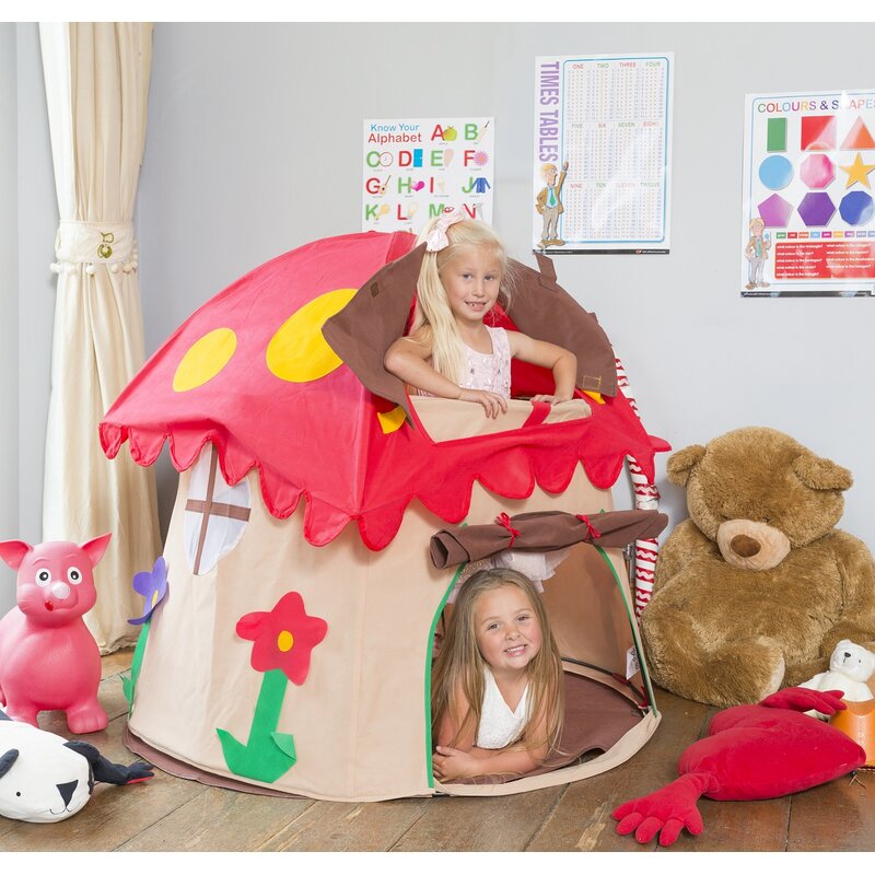 little girl play tents