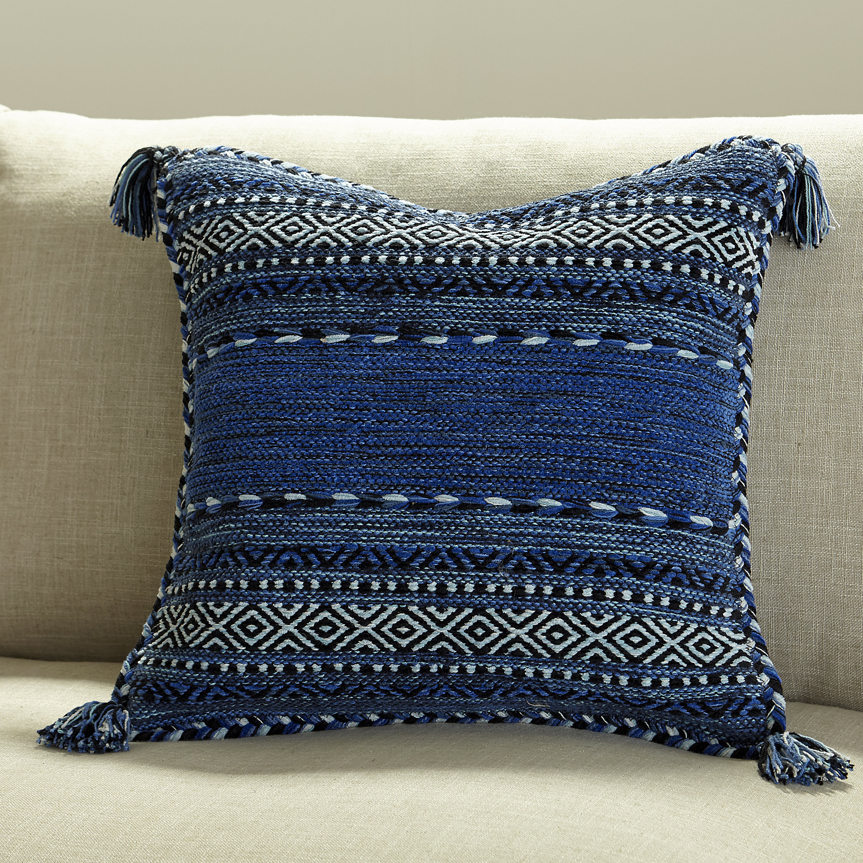 blue throw pillows for bed