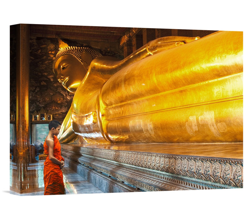 East Urban Home Praying The Reclined Buddha Wat Pho Bangkok