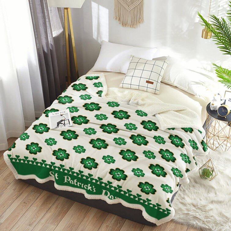 Sherpa Throw Blanket Happy St Patrick's Day Shamrock Leaves Super Soft Cozy Warm Luxury Microfiber Blankets Flannel Fleece Plush Quilt Bedspread for Bed Couch Sofa Green Bicycle 
