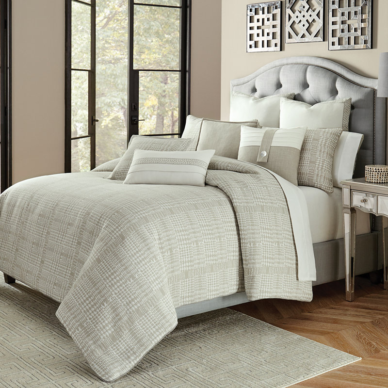 Michael Amini Distinctive Bedding Designs Julianna Gray